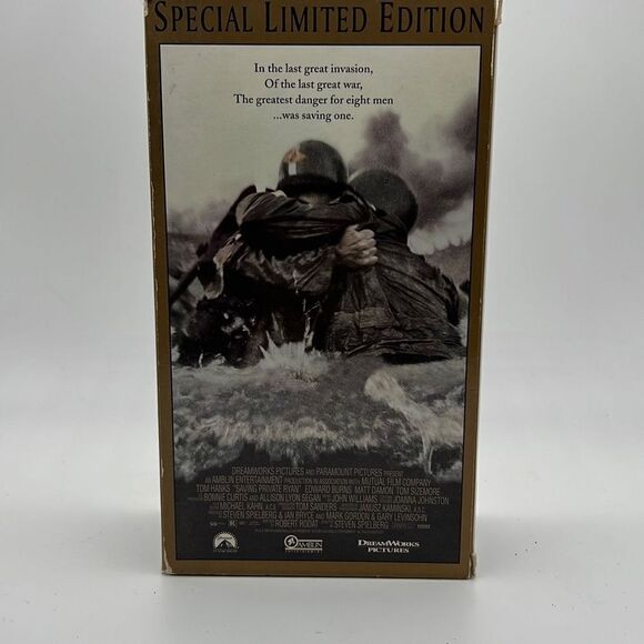 "Saving Private Ryan" Tom Hanks VHS Special Limited Ed.‎ Matt Damon - Picture 2 of 3